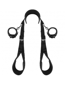 FETISH SUBMISSIVE - POSITION MIT OFFENEN BEINEN UND HANDSCHELLEN MIT NOPRENE-FUTTER